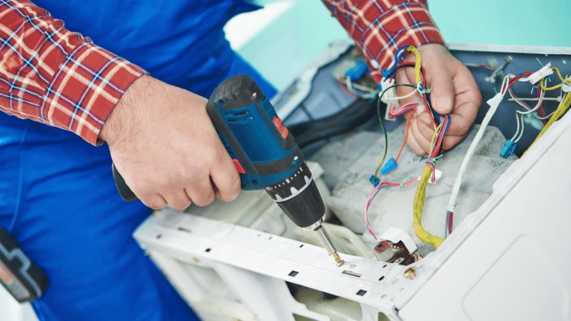 Kula Daikin Daikin çamaşır makinesi kart tamiri – Su almama arızası orijinal parça ile giderildi. - Teknik servis örneği